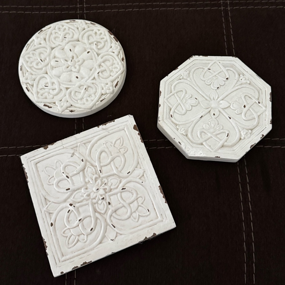 White Wall Decor set